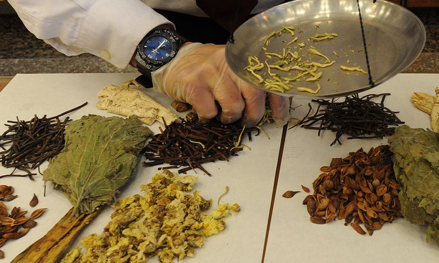 看中医要给服务税了？一次过看懂争议