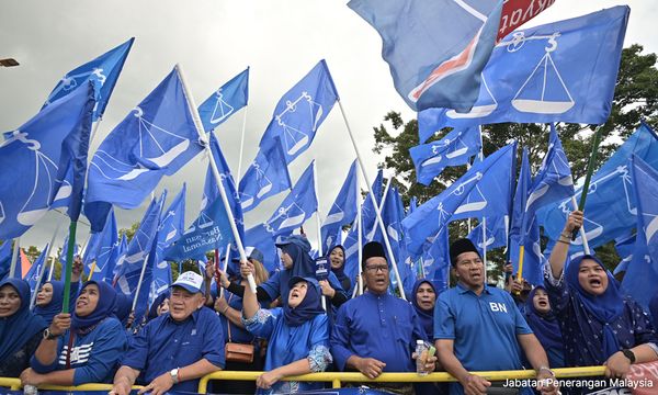 扎希揭有人以首相位争取国阵，另组新政府