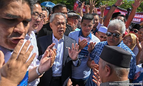 Muhyiddin released on MACC bail, to present himself in court tomorrow 
