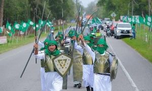 KOLUM | Bulan Rejab haram berperang, PAS hunus replika pedang