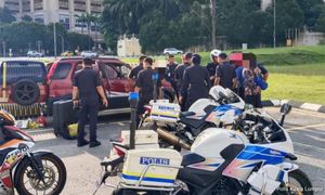 Two nabbed for trying to enter Istana Negara with machete in car