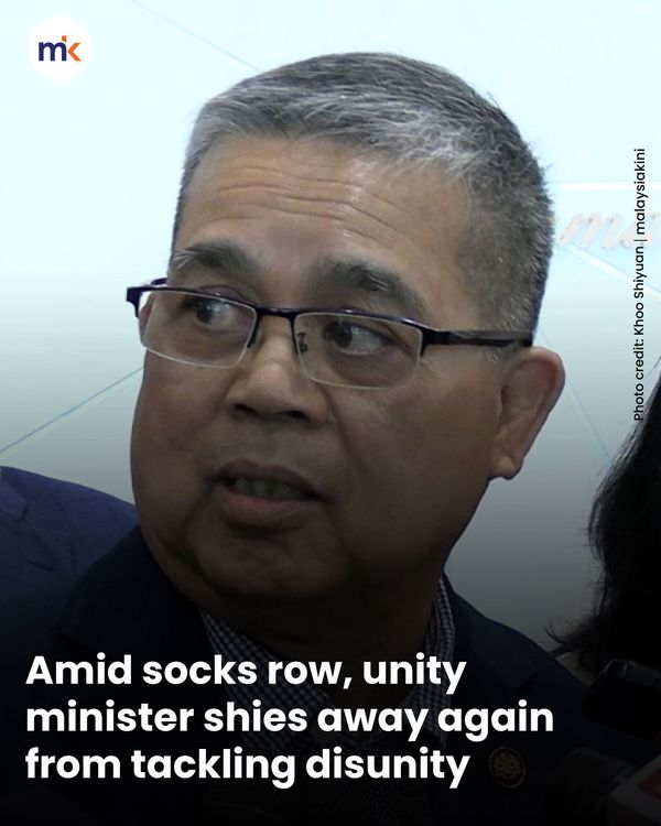 Amid socks row, unity minister shies away again from tackling disunity