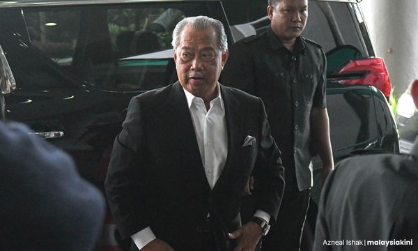 以地庭没权释宪为由，慕尤丁申请把收贿案移交高庭