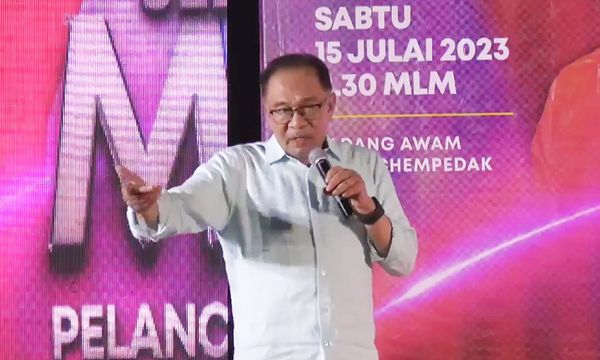 Anwar urges govt leaders don't be defensive, rebut opposition