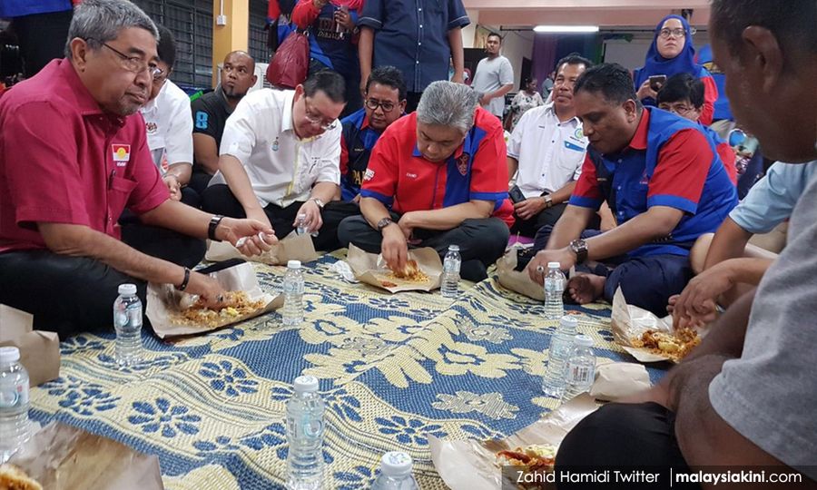 Telefon Zahid jam 3 pagi: Umno politikkan tragedi banjir 2017 - Lim