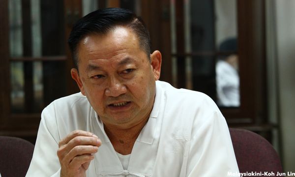 违法于祈祷室外推广圣经，五宗教理会疑是外国邪教