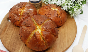 Is Paris Baguette’s Best Ever Garlic Bread really the best?
