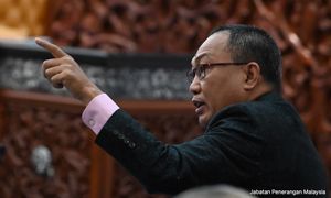 Pendang MP - Dr M took 6 years to crack down, Anwar took 3 months