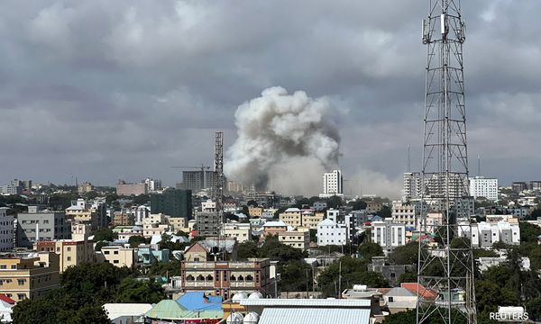 At least 100 people killed in car bombs: Somalia president