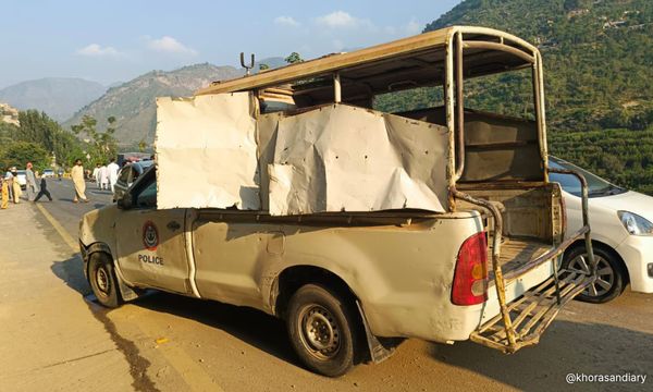Foreign diplomats narrowly escape bomb attack in Pakistan 