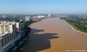 Nearly 50m stretch of Sg Kelantan riverbank collapses