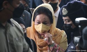 法官允准暂缓刑罚，罗斯玛保释以待上诉