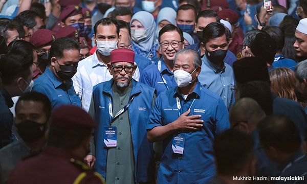 慕尤丁认定国阵才是敌人，开放与其他党联手