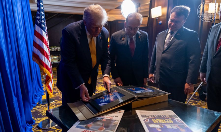Trump menuju ke Jepun menjelang pertemuan penting dengan China