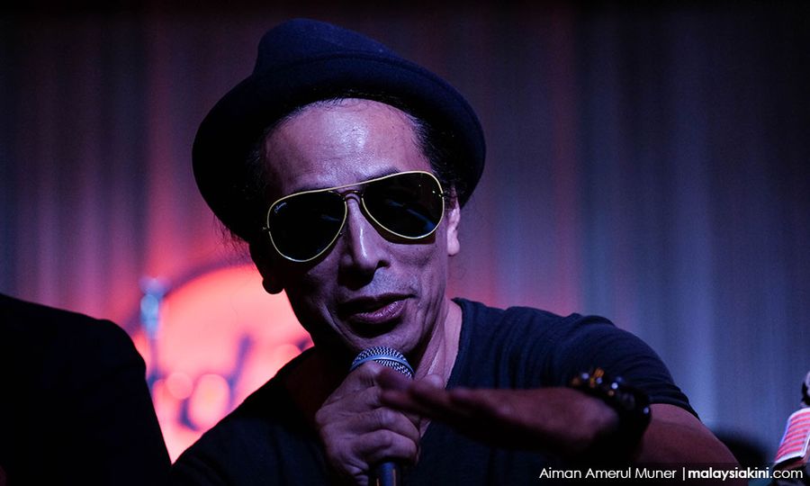 Accused of attacking songstress, Amy Search and wife lodge report