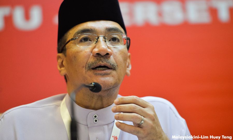‘Apa dah jadi dengan Umno, diheret pula menteri KDN’
