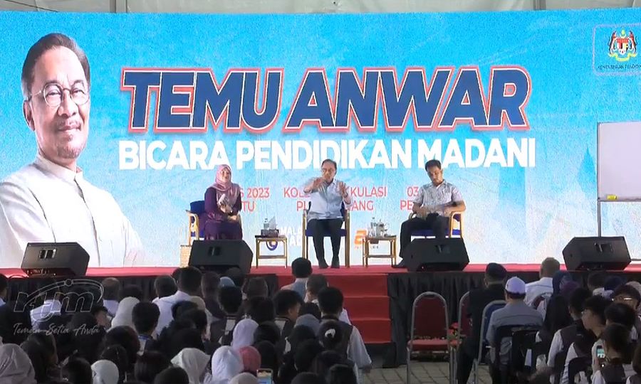 Bantuan subsidi FLYsiswa dinaikkan kepada RM400 - Anwar