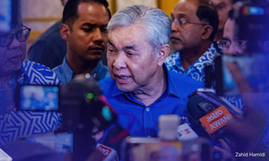 Pertemuan Umno, MCA: Zahid kata positif, Wee kata terlalu awal