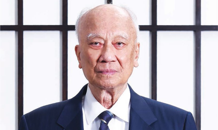 Former chief of defence forces Hashim dies, age 90