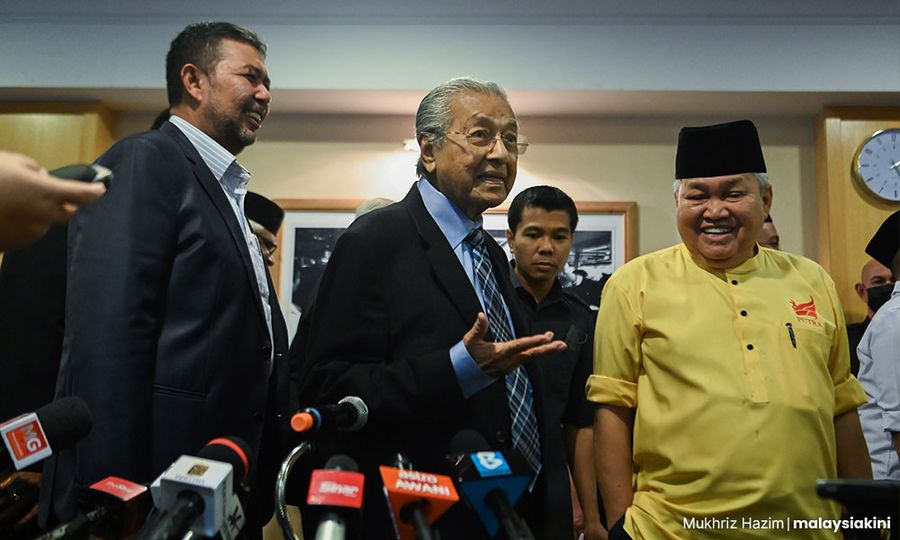 YOURSAY | Dr M joins Putra to further split Malays