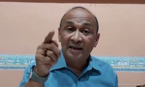 Aktivis politik, dua rakan mengaku tidak bersalah terlibat rasuah