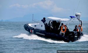 Local boat, crew nabbed for fishing violation in Perak waters