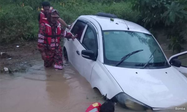 Warga emas maut kereta dihanyutkan arus deras