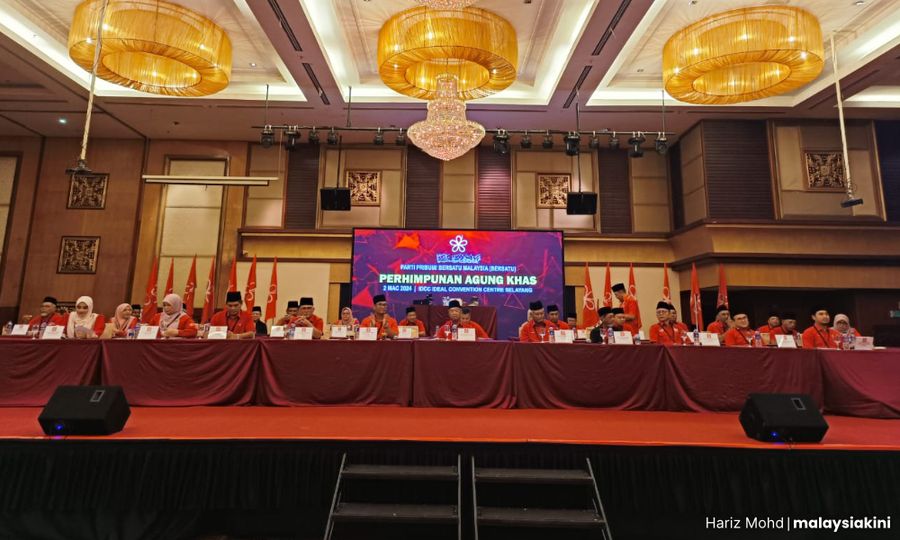 EGM Bersatu lulus pinda perlembagaan untuk halang MP belot