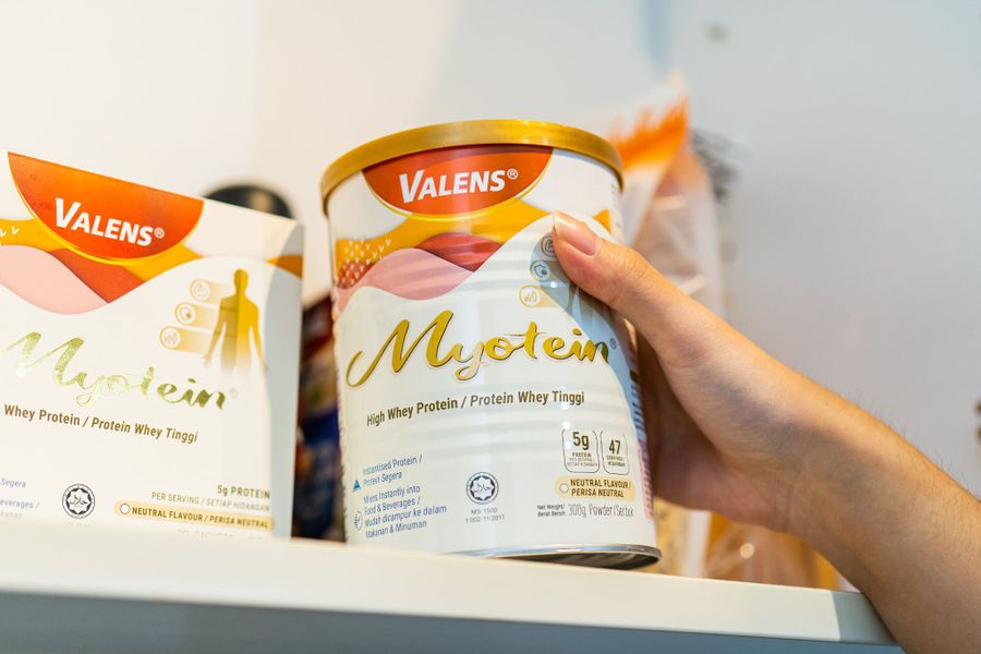 If you want to include good quality protein in your diet, this Whey Protein Concentrate from a trusted Medical Nutrition Brand proves to be a handy supplement