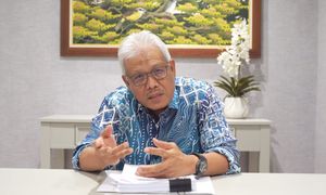 Hamzah persoal alasan polis tahan Sanusi jam 3 pagi