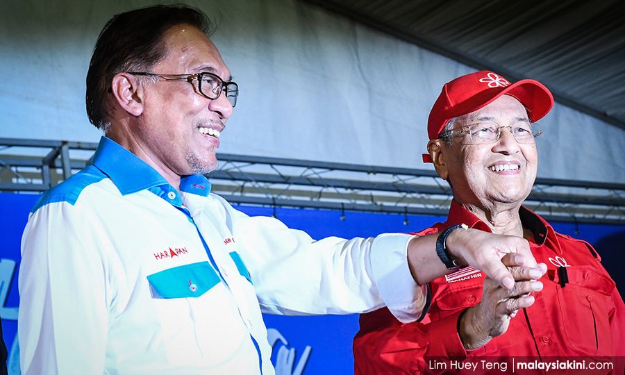 Mahathir tak layak cakap soal balas budi - Setpol Anwar