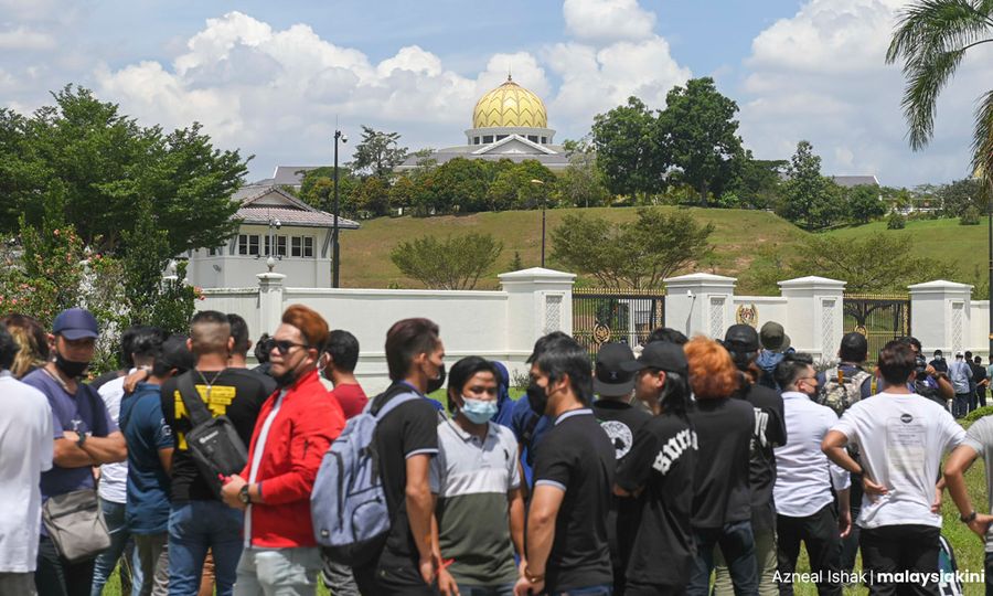 Cops: No notice given by Najib's supporters for palace gathering