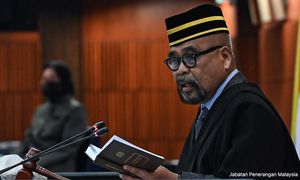 Stop making fools of yourselves, deputy speaker chastises MPs
