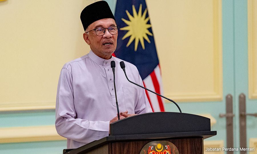 Penjawat awam terima gaji, bantuan kewangan selewatnya 14 April - PM