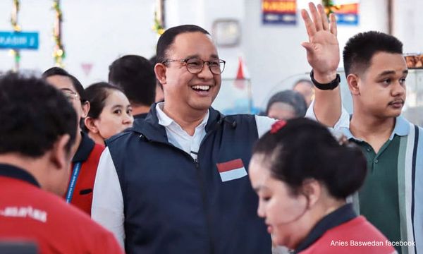 Indonesia election: Ex-governor vies for presidency