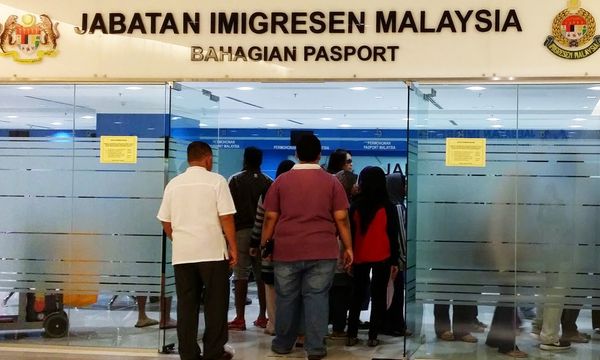 Fact-check: Knowing BM isn't condition to renew passport