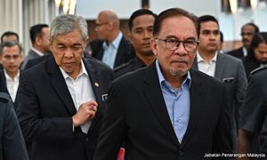 PN: Anwar oversteps authority in rejecting calls to debate Zahid's case