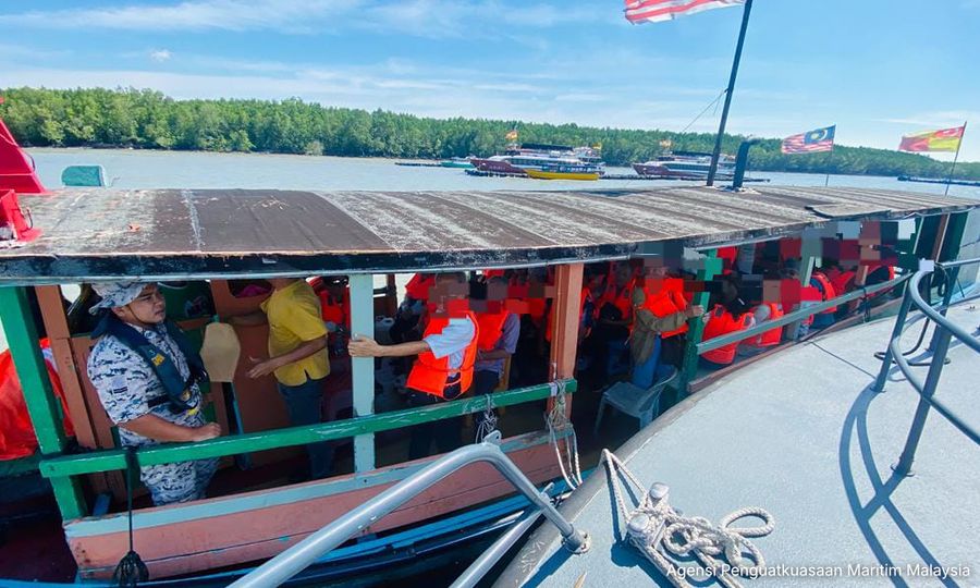Had bot 12 orang, tekong ditahan bawa 48 penumpang di Pulau Ketam