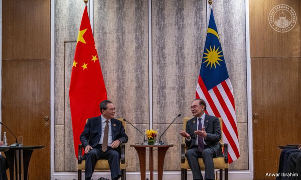 安华李强举行双边会谈，重点讨论贸易区域课题