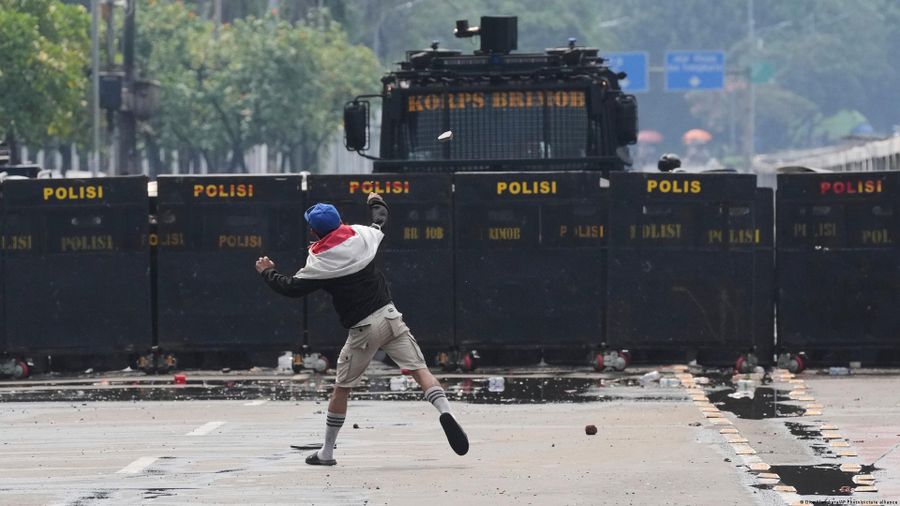 Indonesia: Protests continue despite crackdown and deaths