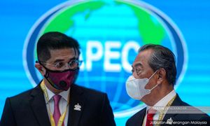否认阿兹敏拉昔退党，慕尤丁反讽“怎不说全都要走？”
