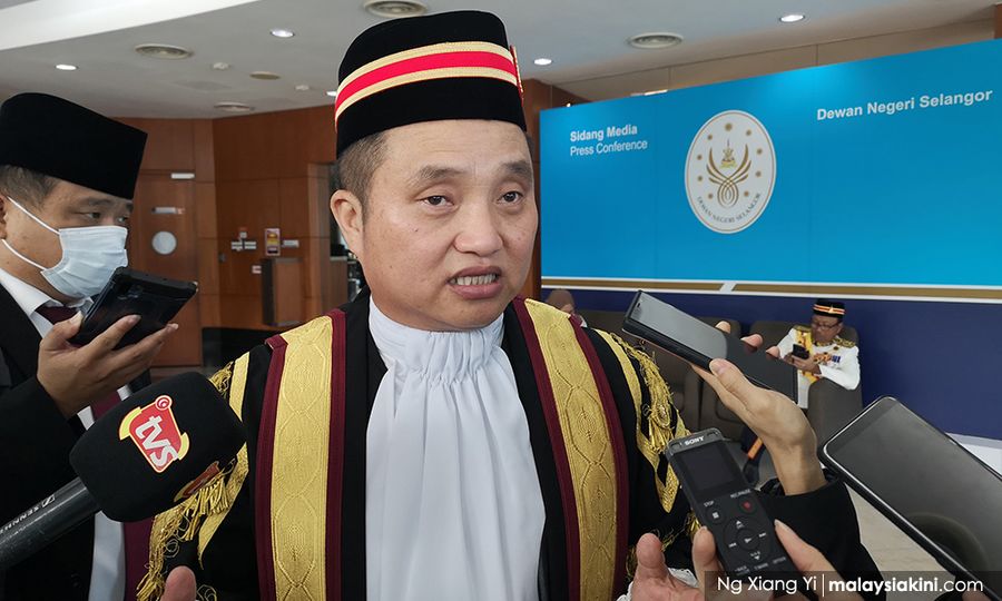 COMMENT | Selangor's parking deal stinks to high heaven