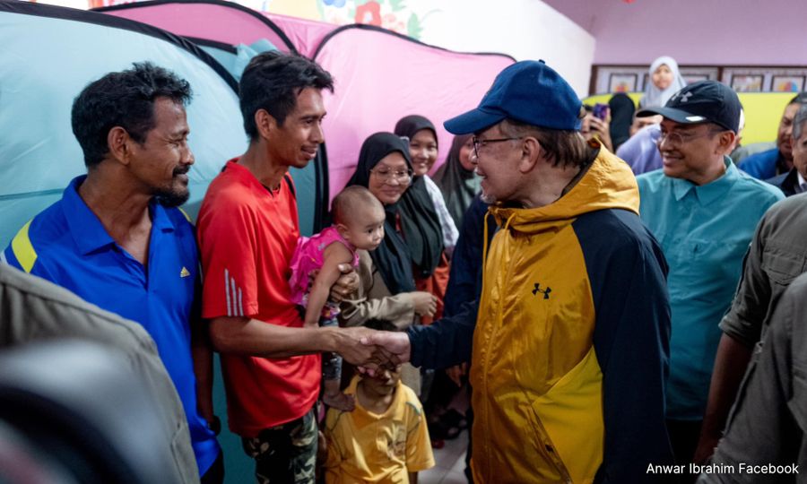 PM lauds resilience of flood victims, enthusiasm of relief workers