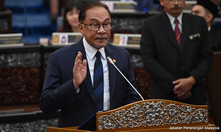 Usul percaya lulus dengan undian suara, Anwar kekal PM