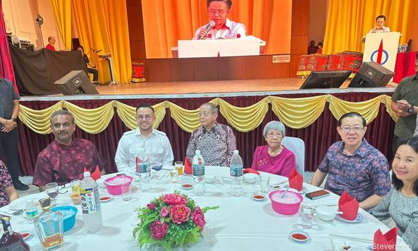 At Kit Siang tribute dinner, Guan Eng dismisses 'Lim Dynasty' claims