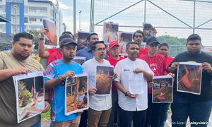 DAY 6 | Harapan campaign material swapped with PN's
