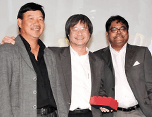 Editors Zainon and Gan win award