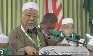 Masih ada sepuluh negeri lagi untuk kita tawan, kata Mursyidul Am PAS
