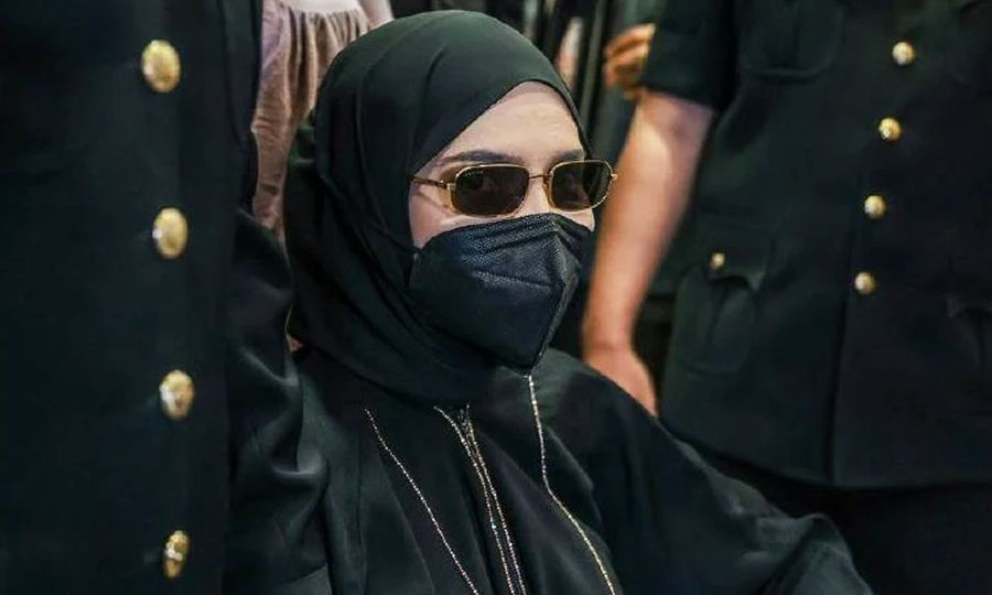 涉收5千元而加控一罪，前陆军首长妻子不认罪