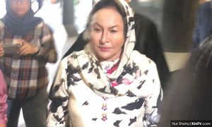 罗斯玛与二子为珠宝案给供，3小时半后离开